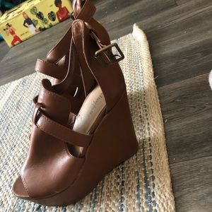 Summer wedges